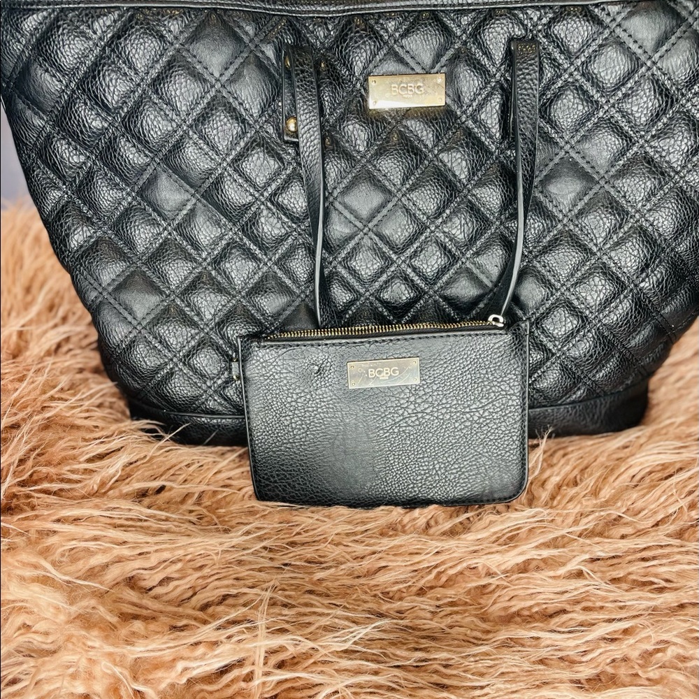 Fabulous BCBG black tote purse/coin purse, gently used,